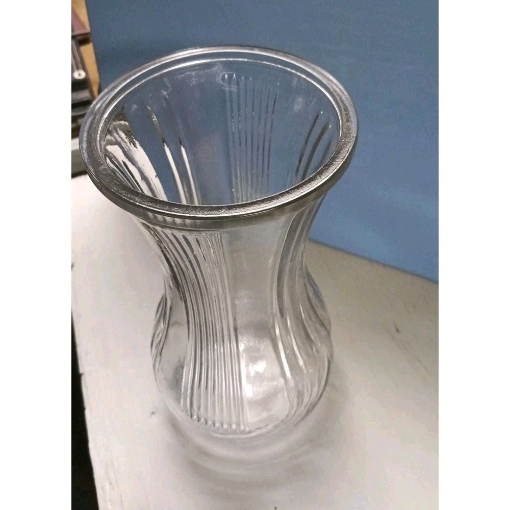 Vintage Large Hoosier Clear Fluted Glass Vase #4086-B on Bottom, 8-1/2" Tall - Picture 10 of 11
